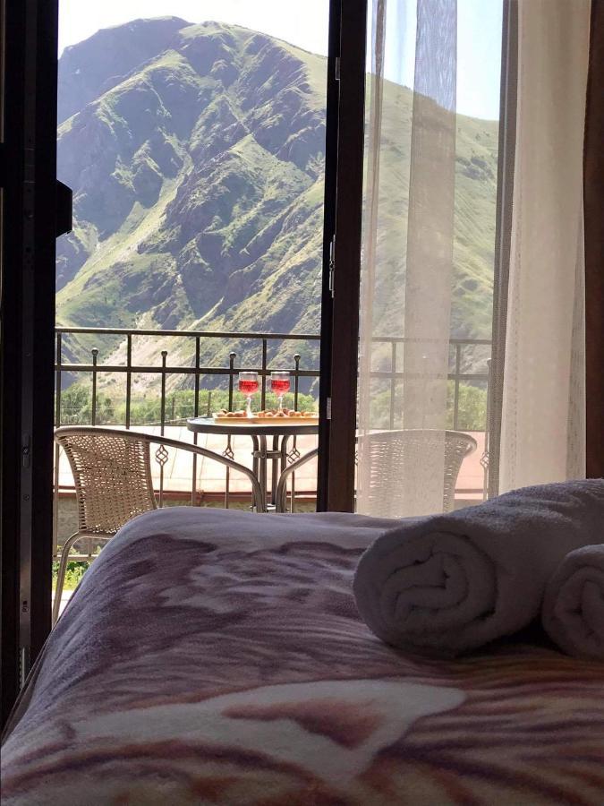 Hotel Crystal Kazbegi Exteriér fotografie